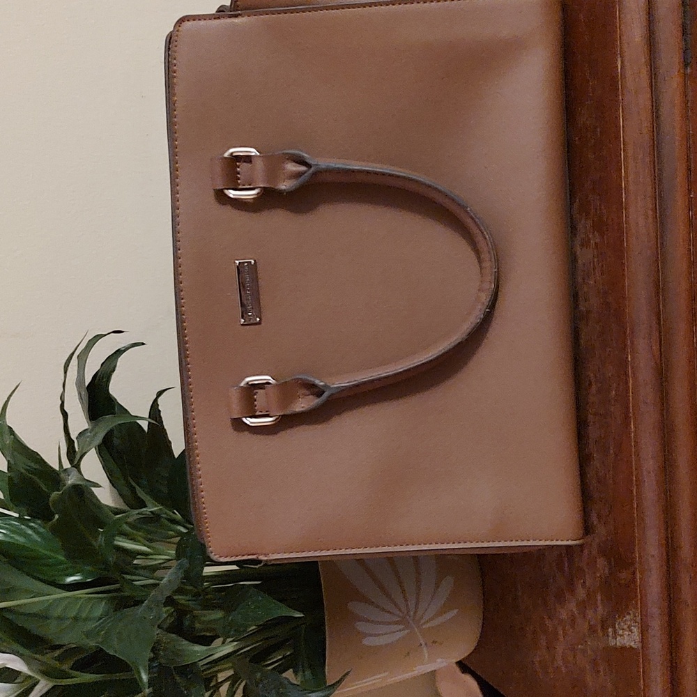 Vintage NY & Co Camel and Goldtone Medium Crossbody/Tote
